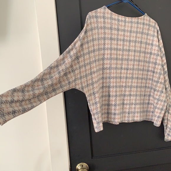 H&M plaid sweater - Picture 4 of 4